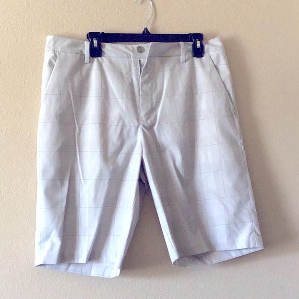 Men’s golf shorts tan and stripped